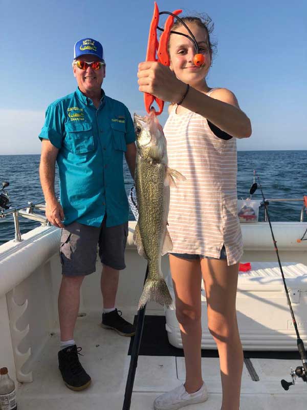 catching walleye on the family friendly Gator 4 fishing guide boat